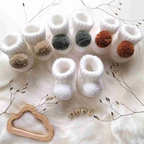 Chaussons de naissance en laine pour bébé. Taille 0-3 mois. Tricotés main