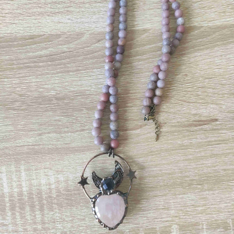 Sautoir perles Quartz rose et pendentif Quartz forme coeur