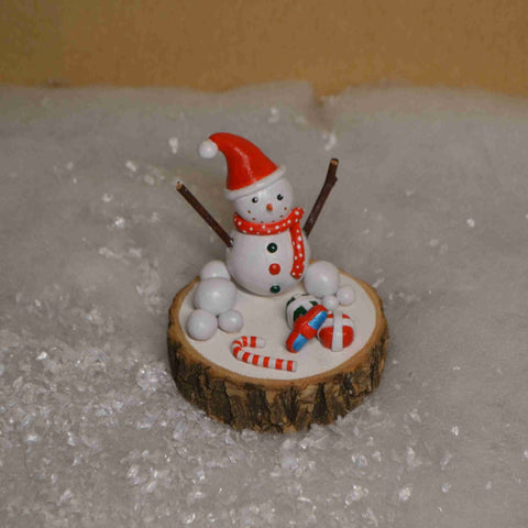 Bonhomme de neige et ses cadeaux